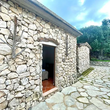 Su Barraccu Del Golgo 包内伊